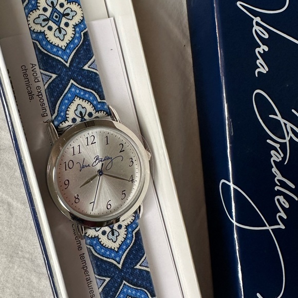 Never worn!! Vera Bradley Nantucket Navy watch 🌊⚓️⌚️ - Picture 5 of 9